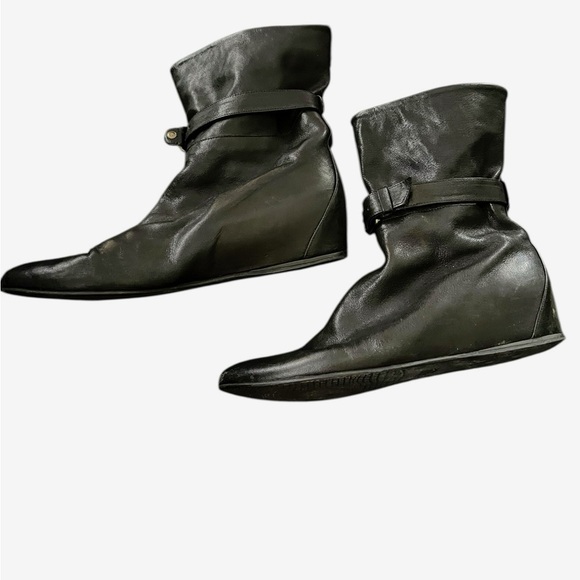 Stuart Weitzman Black Leather Gather Hidden Wedge Buckle Booties Boots 8.5 - Picture 1 of 8